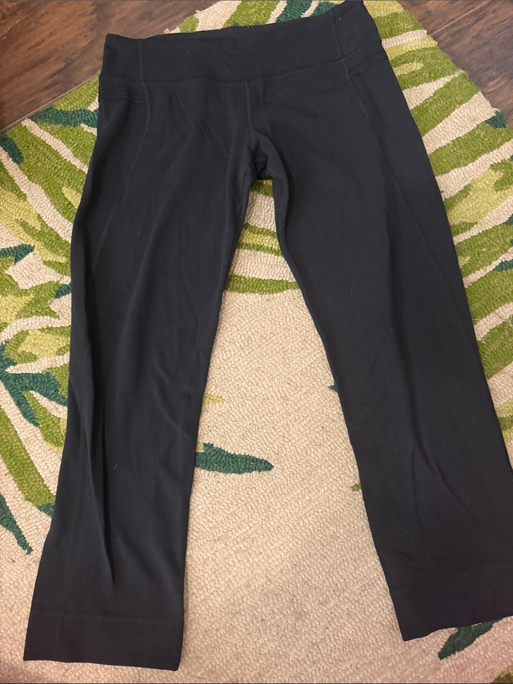 Lululemon Black Stretch low rise Yoga crops early 2010s original material
